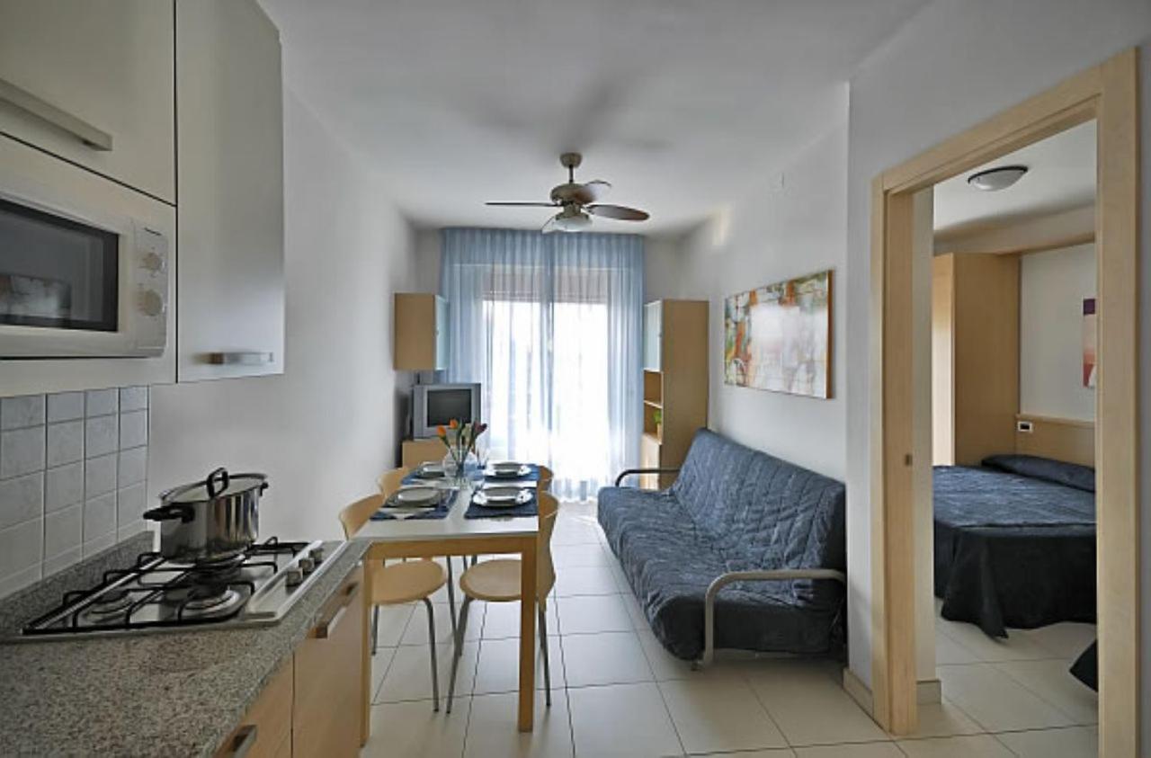 Residence Zenith Каорле Екстериор снимка