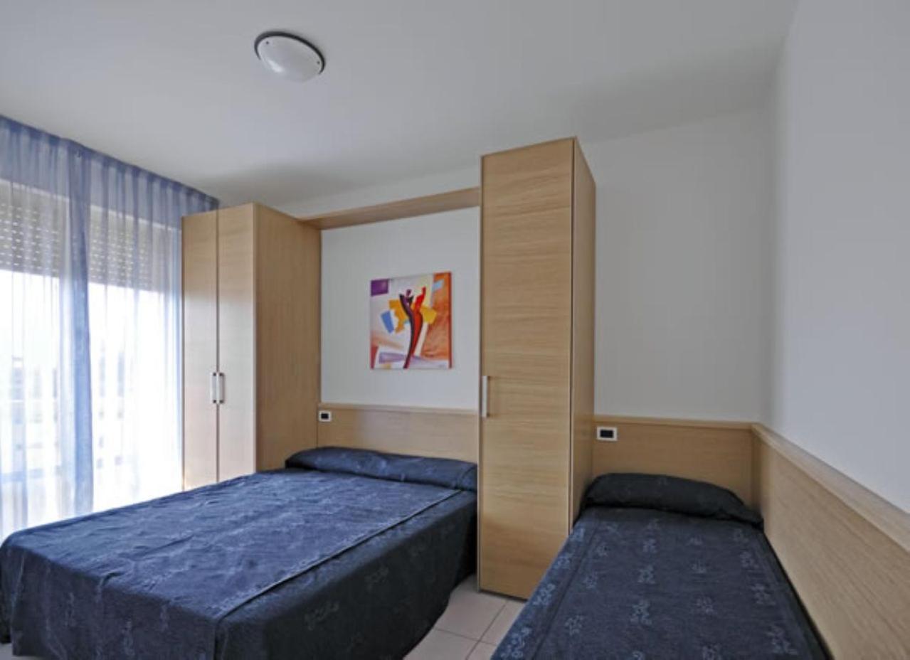 Residence Zenith Каорле Екстериор снимка
