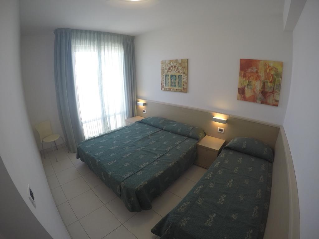 Residence Zenith Каорле Екстериор снимка
