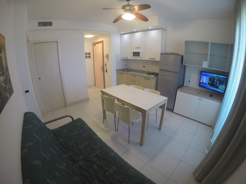 Residence Zenith Каорле Екстериор снимка