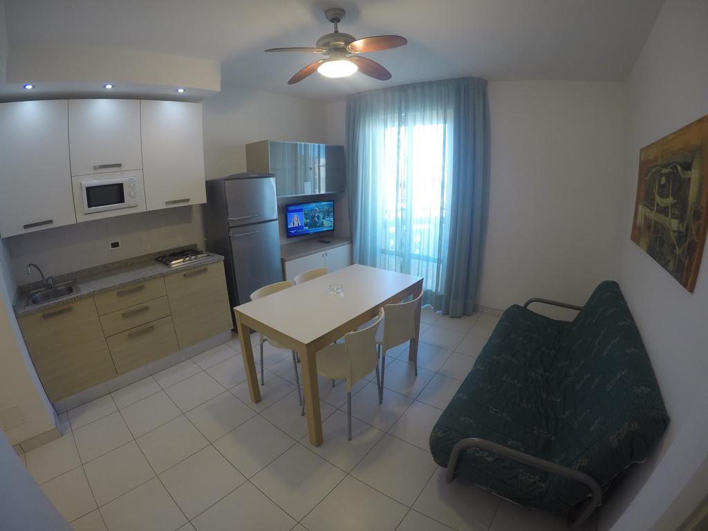 Residence Zenith Каорле Екстериор снимка