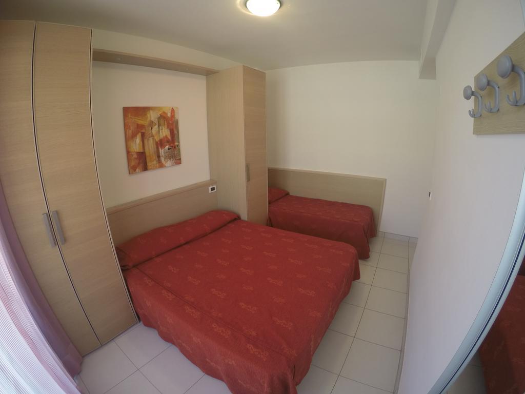 Residence Zenith Каорле Екстериор снимка