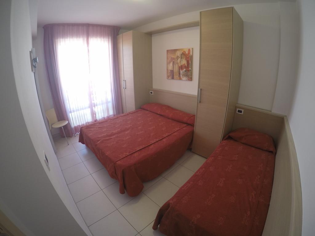 Residence Zenith Каорле Екстериор снимка