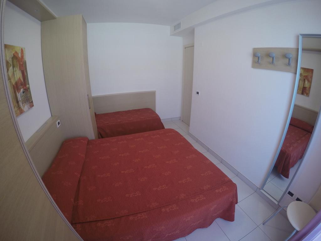 Residence Zenith Каорле Екстериор снимка