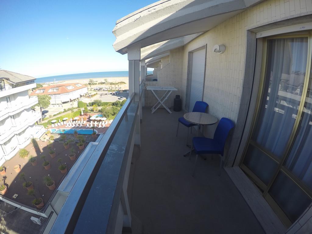 Residence Zenith Каорле Екстериор снимка
