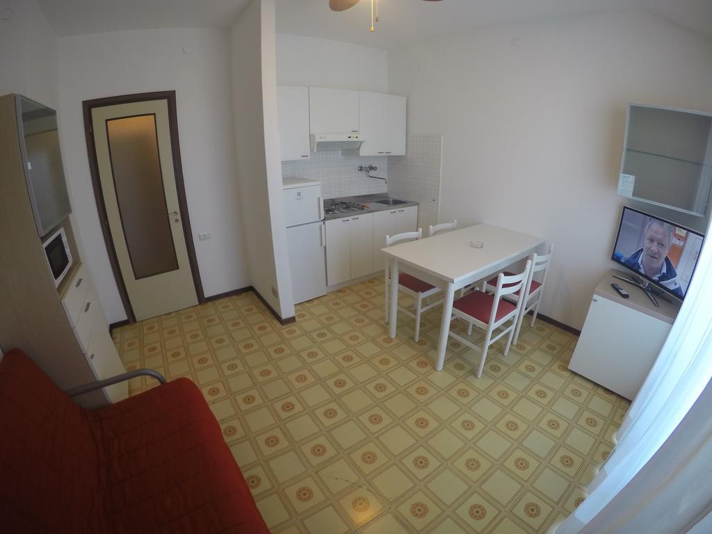Residence Zenith Каорле Екстериор снимка
