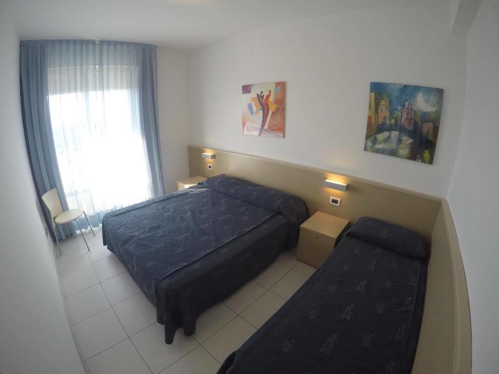 Residence Zenith Каорле Екстериор снимка