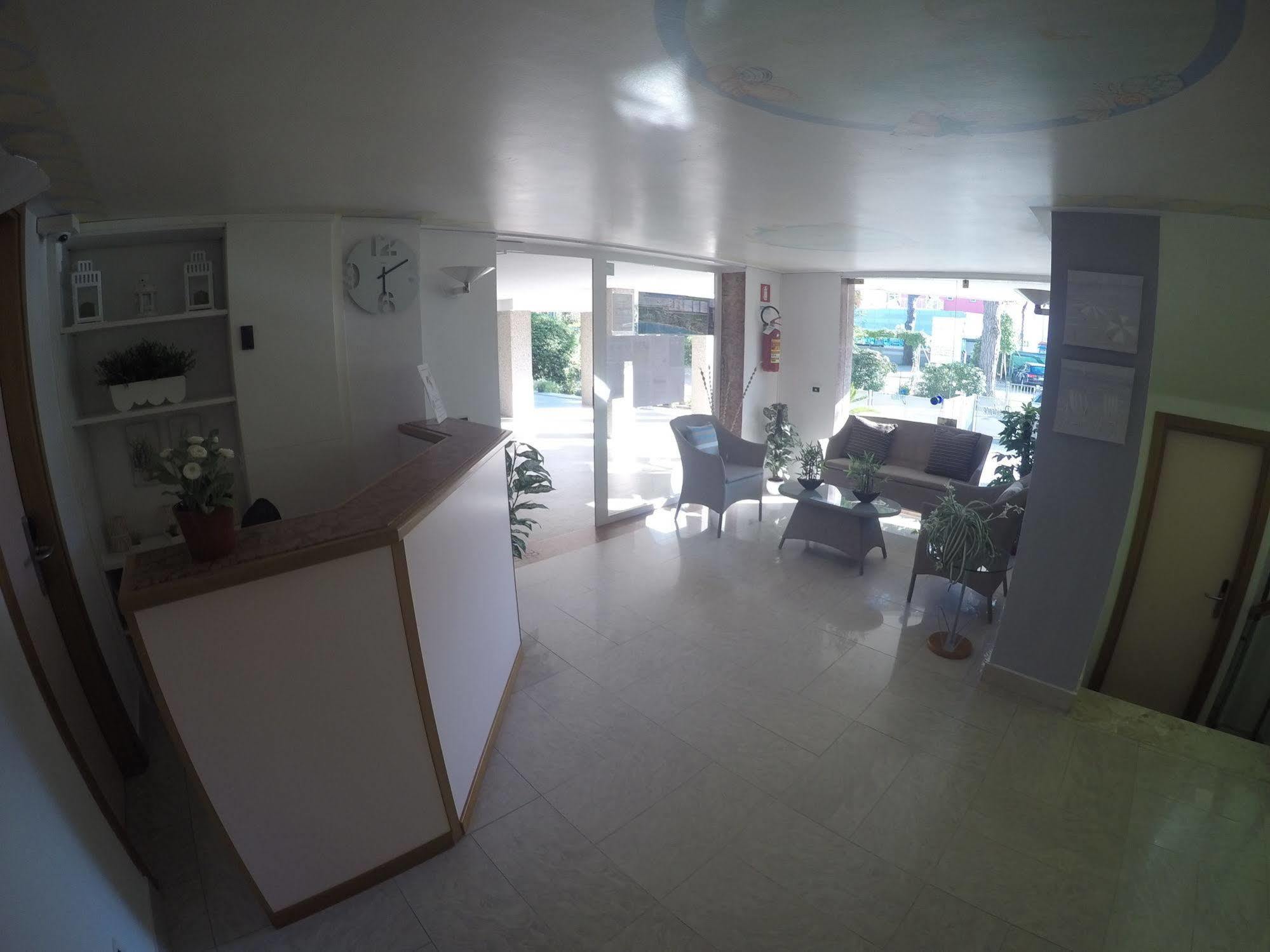 Residence Zenith Каорле Екстериор снимка